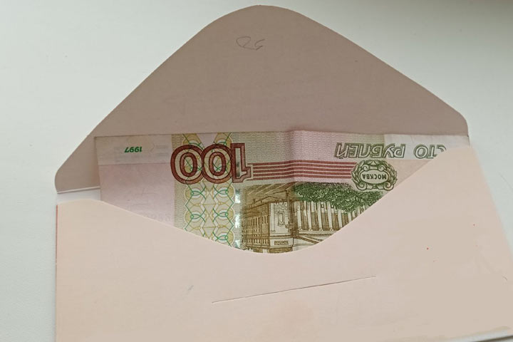 Чем рискует работник в Хакасии, соглашаясь на зарплату «в конверте» 
