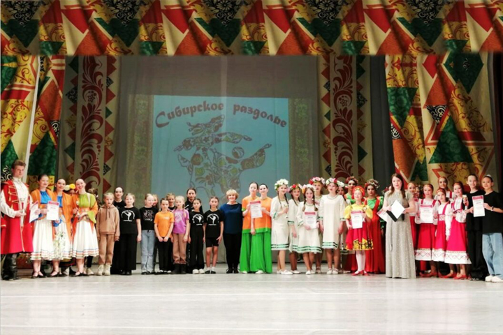 «Контрасты» стали победителями Межрегионального конкурса русского танца «Сибирское раздолье»  