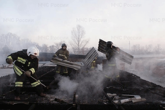 В Хакасии горели частные дома и сено