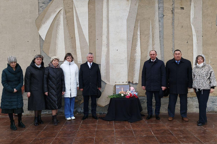 В Шира почтили память погибших в московском теракте 