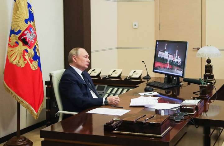 Путин поручил до 31 марта доложить об изменении валюты платежа за поставки газа на рубли