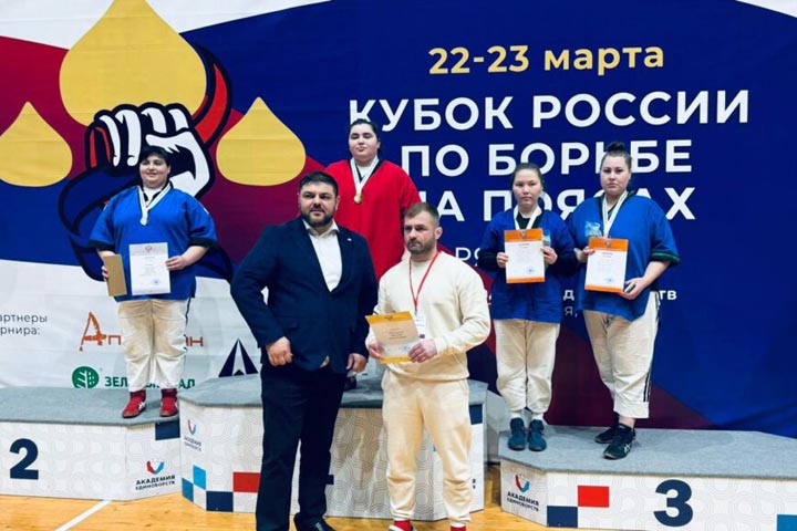 Спортсменка из Хакасии – бронзовый призер Кубка России по борьбе на поясах