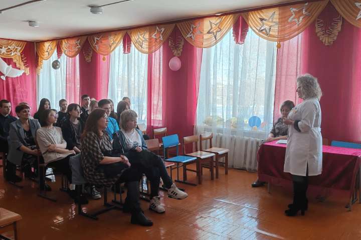 В Боградском районе для школьников прошли профориентационные встречи с врачом
