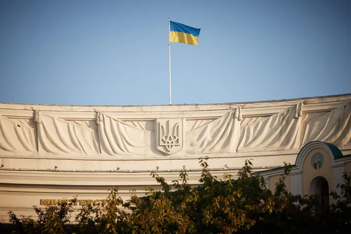 К чему приведет отмена выборов на Украине