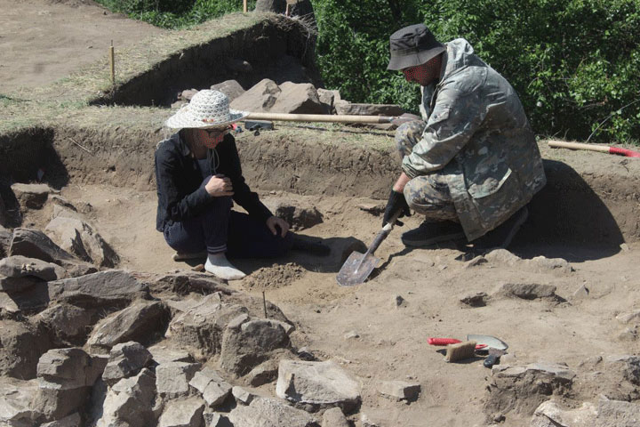В Хакасии проведут раскопки разрушающегося памятника археологии
