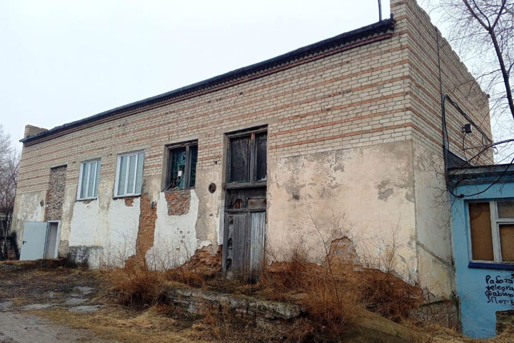 В Алтайском районе ведется работа по ликвидации заброшенных зданий