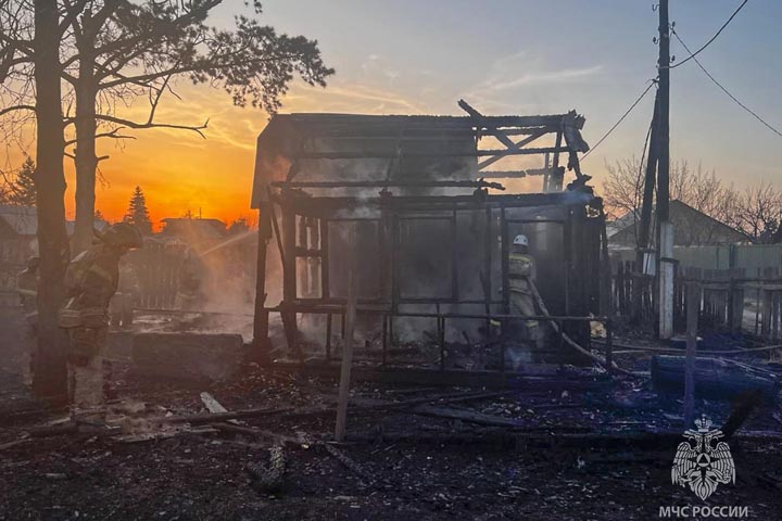 В Балыксе полностью сгорел жилой дом 