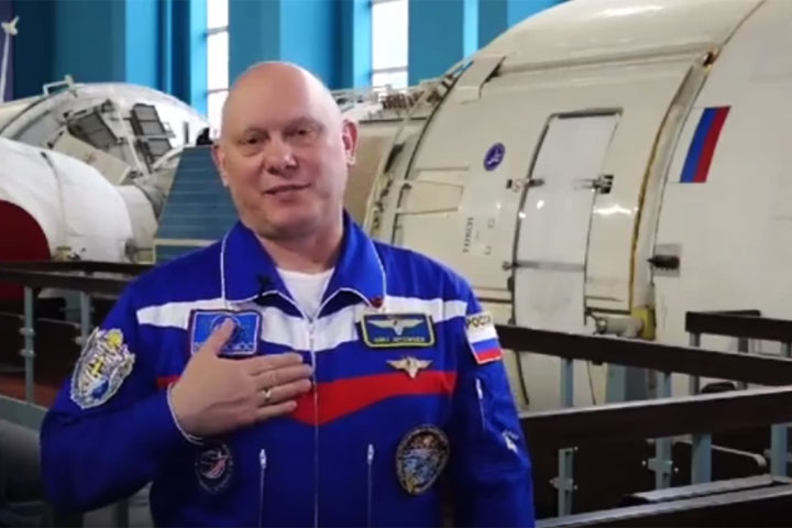 Олег Артемьев поздравил жителей Абакана с Днем космонавтики