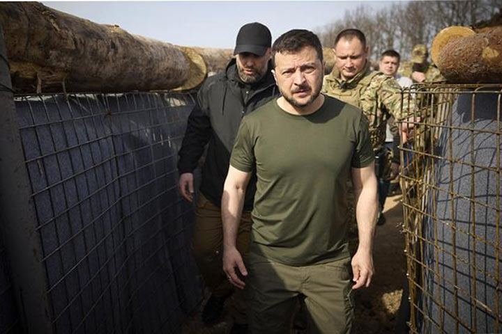 На Украине диктатура. Зеленский — пожизненный президент