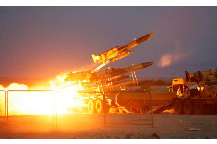 Иран пошел в атаку на Израиль: Сотни дронов-камикадзе летят на Тель-Авив. Онлайн