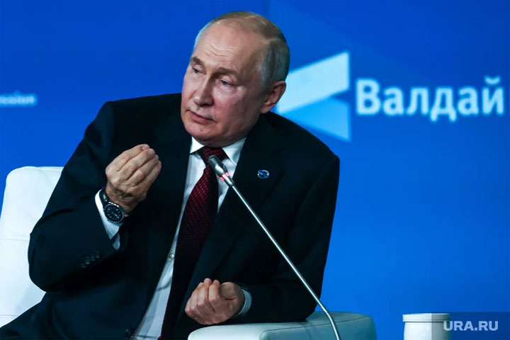 Путин призвал губернаторов к диалогу с россиянами