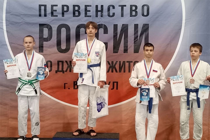 Спортсмены Хакасии взяли награды всероссийских соревнований и первенства России по джиу-джитсу