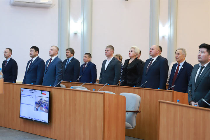 Скандалы, интриги или конструктив - апрельская сессия стартует в Хакасии