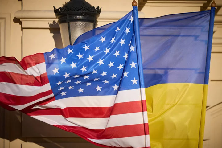 Пакет с оружием и передача российских активов: в США приняли закон о военной помощи Киеву