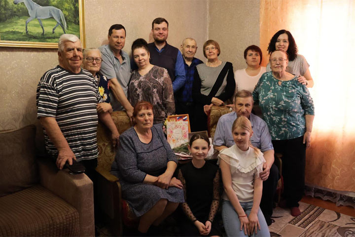 В Хакасии супруги Коноваловы отметили юбилей совместной жизни