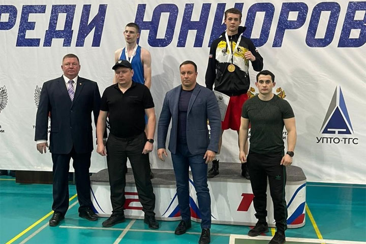 Спортсмена из Хакасии стали победителем первенства Сибири по боксу