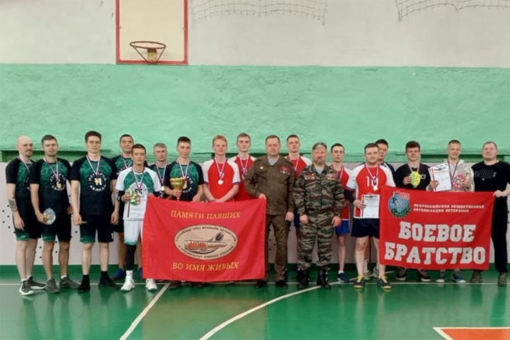 Чемпионат города по волейболу среди мужских команд прошел в Черногорске