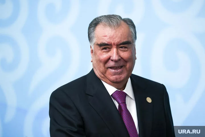 Президент Таджикистана приедет в Москву на Парад Победы