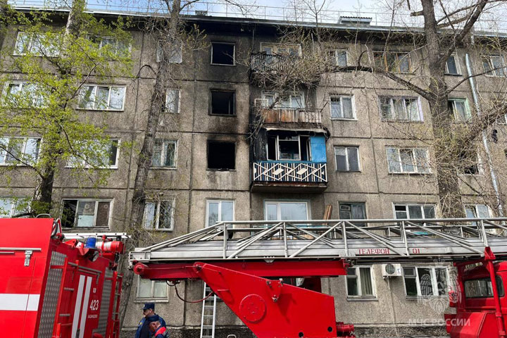 Два человека погибли и трое пострадали на пожаре в Шушенском