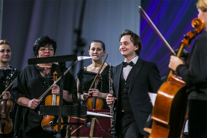Гобоист-виртуоз Алексей Балашов выступит с оркестром Хакасской филармонии 