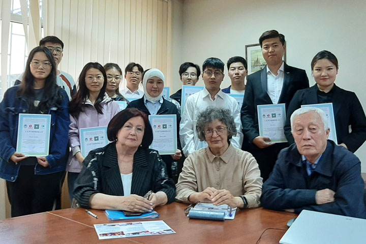 Студенты и ученые ХГУ представили исследования в ведущем вузе Кыргызской Республики
