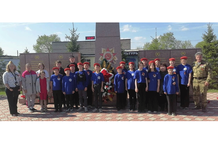 Школьники Алтайского района прошли «Маршрутами Победы»