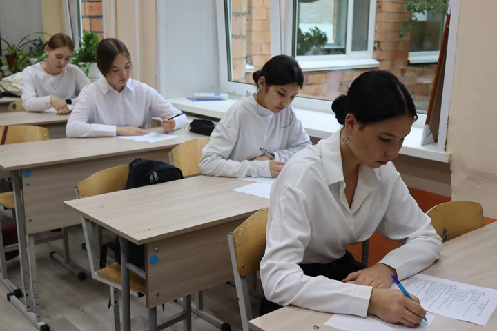 Более ста девятиклассников Хакасии выбрали госэкзамен по родному языку 