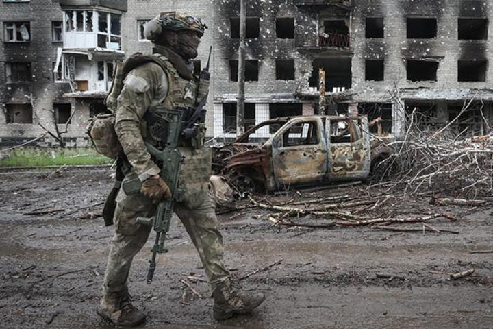  Какими населенными пунктами пожертвует Сырский в Донбассе ради стабилизации на Харьковщине