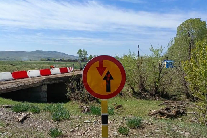 В Хакасии отремонтируют мост через ручей на дороге Куйбышево – Койбалы 