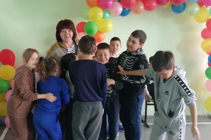 В Алтайском районе начали работу пришкольные лагеря