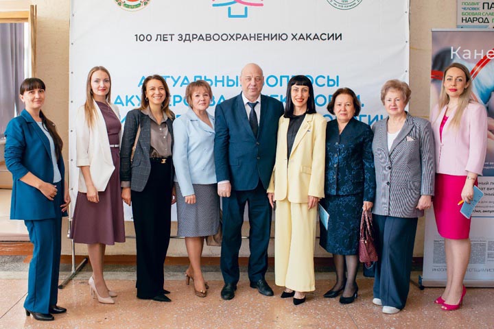 Перинатальный центр собрал врачей со всей России в Хакасии для обмена опытом