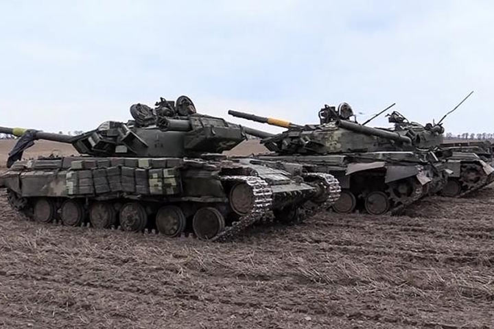 Киев поставил на «закон Плохиша»: Сдай танк — получи доллар!