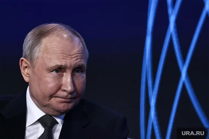 Путин установил лимит на денежные переводы физлиц