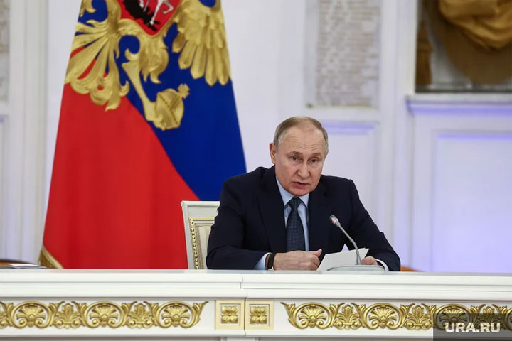 Путин дал указание развивать внутренний туризм