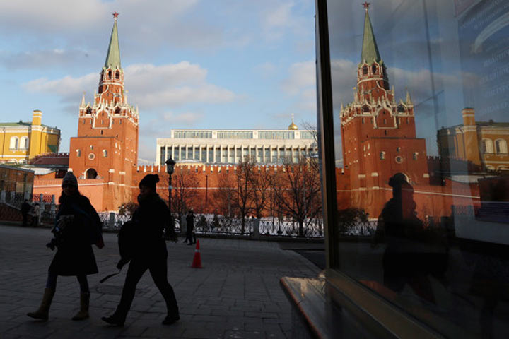 Поправки о наказании за исполнение иностранных санкций в РФ внесут в Госдуму в понедельник