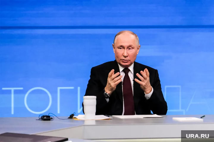 Путин призвал возобновить индексацию пенсий работающим пенсионерам