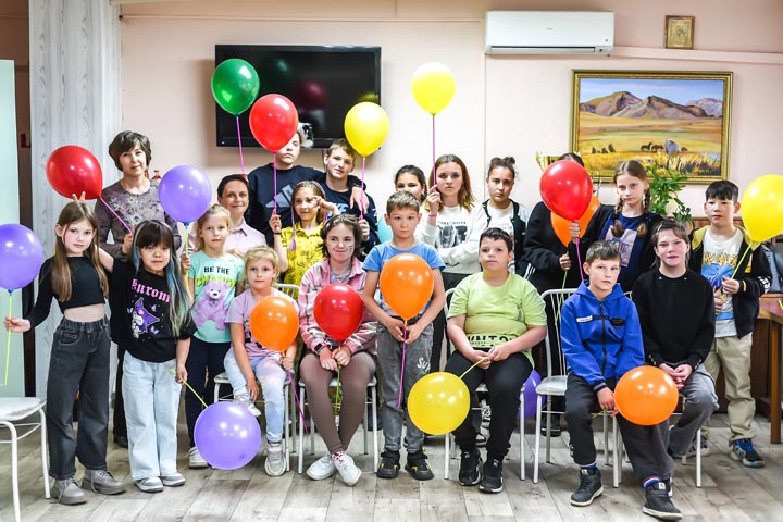 Особенным детям Саяногорска подарили праздник «Лето дарит радость»