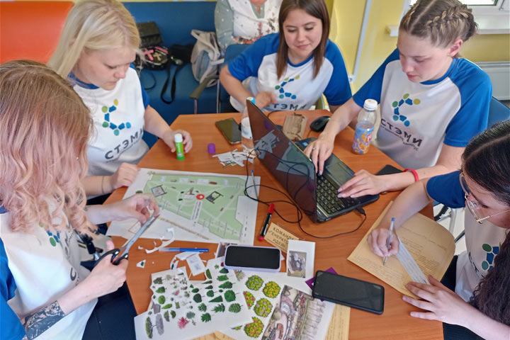 Студентки СТЭМИ представили свой проект благоустройства в Саяногорске