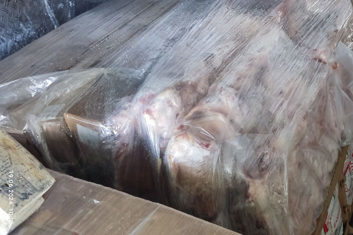В Хакасию на продажу везли непроверенное мясо