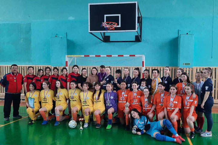 В Хакасии завершился чемпионат по мини-футболу среди женских команд