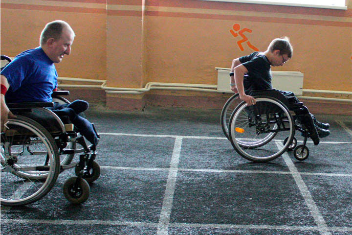 В спорткомплексе «Саяны» прошли соревнования для людей с ограниченными возможностями 