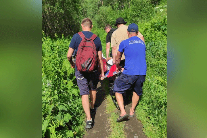 Туристка сломала ногу при подъеме на видовую площадку