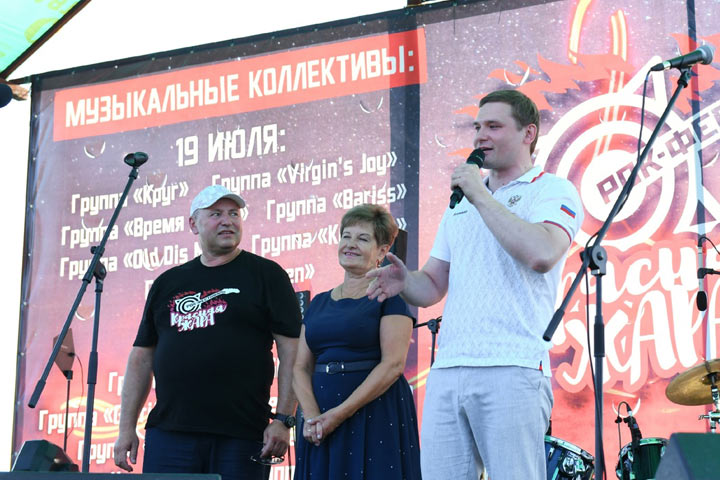 Рок-фестиваль «Красная жара» открыл глава Хакасии