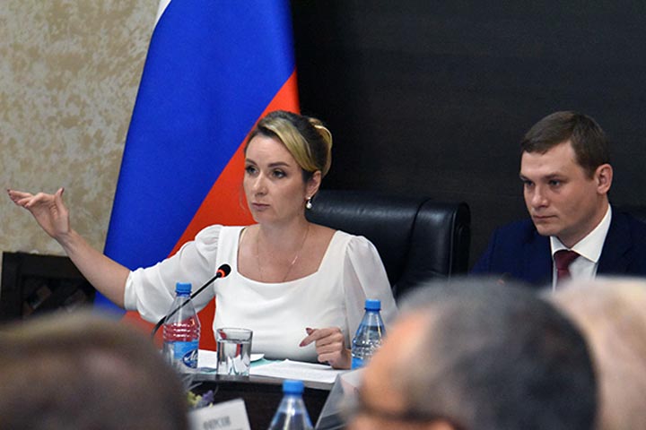 Мария Львова-Белова провела расширенное совещание в правительстве Хакасии