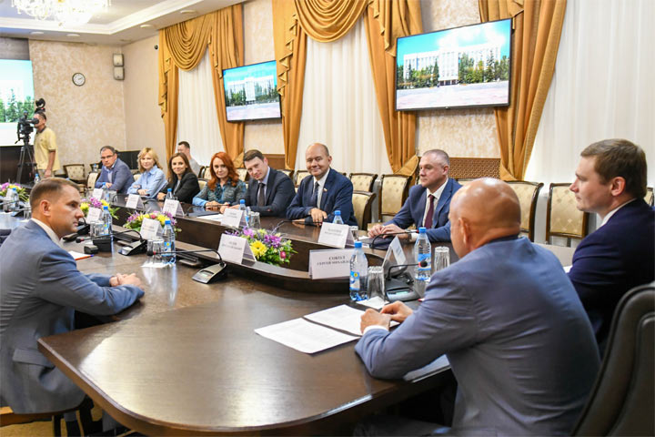Представители Госдумы дадут ценные советы главе Хакасии