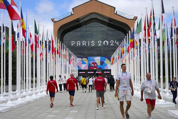 Опасные игры в Париже: что у Макрона в политике, то и в олимпике