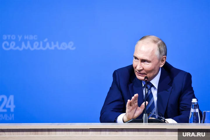 Путин распорядился выплатить новым контрактникам по 400 тысяч рублей
