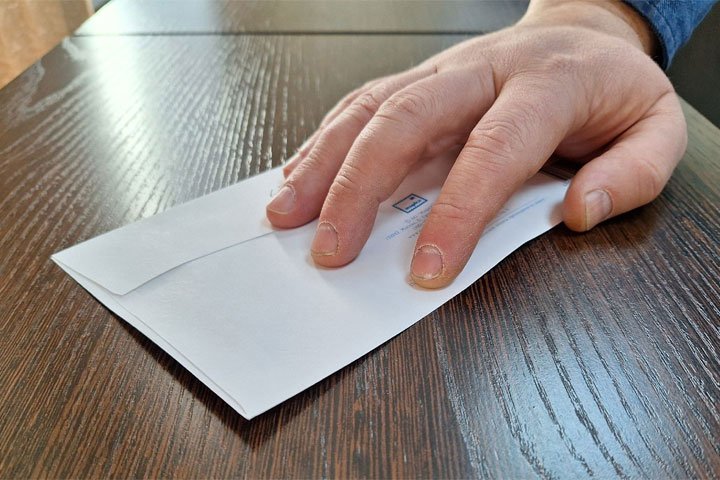 Госинспекция труда в Хакасии: чем рискует работник, соглашаясь на зарплату «в конверте»