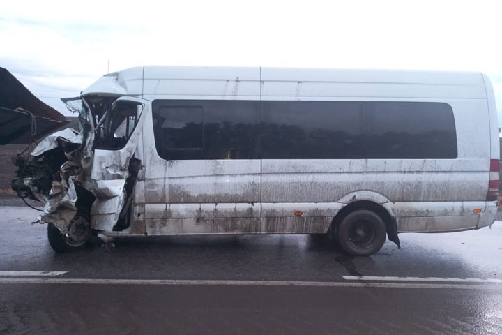 На трассе произошло ДТП с участием пассажирского автобуса (ФОТО)