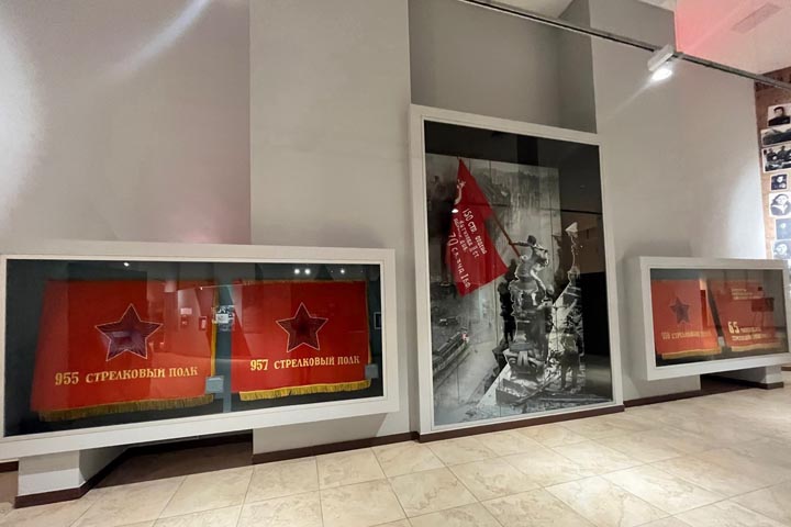 Хакасский музей продолжает цикл экскурсий в Зале боевой славы 